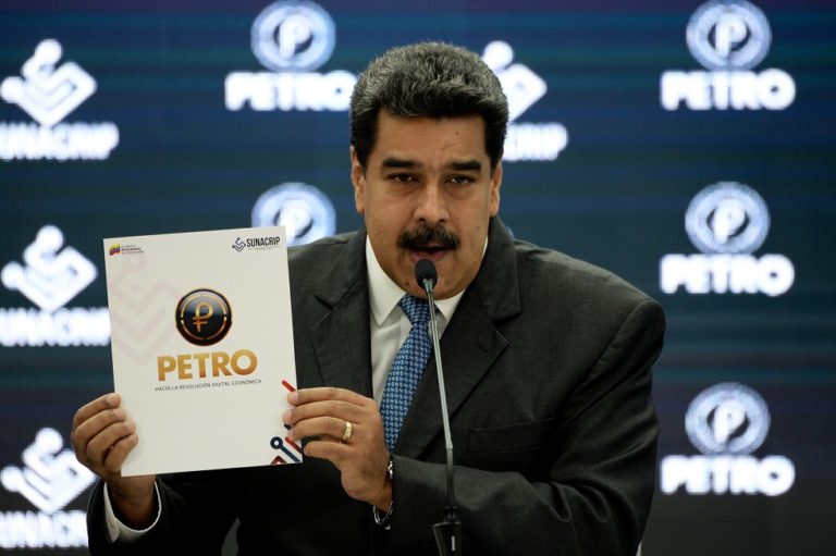 En Venezuela ya se puede comprar y vender oficialmente con el Petro
